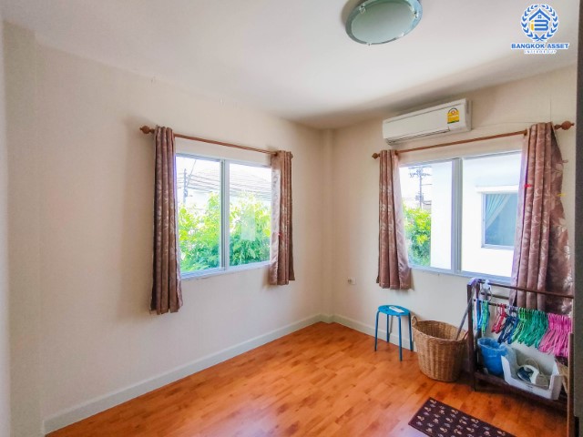 *****บ้านแฝดมือสองย่านนนทบุรี ม.ไลฟ์บางกอกบูเลอวาร์ด พระราม5 #หลังมุม เนื้อที่กว้างขวางถึง 35.4 ตร.ว. ฟังก์ชัน 3 ห้องนอน 2 ห้องน้ำ 1 ที่จอดรถ บนทำเลเดินทางง่าย ใกล้รถไฟฟ้าสายสีม่วง "สถานีแยกติวานนท์" เชื่อมต่อถ.นครอินทร์ ถ.ราชพฤกษ์ ใกล้ทางด่วน "ศรีรัช"